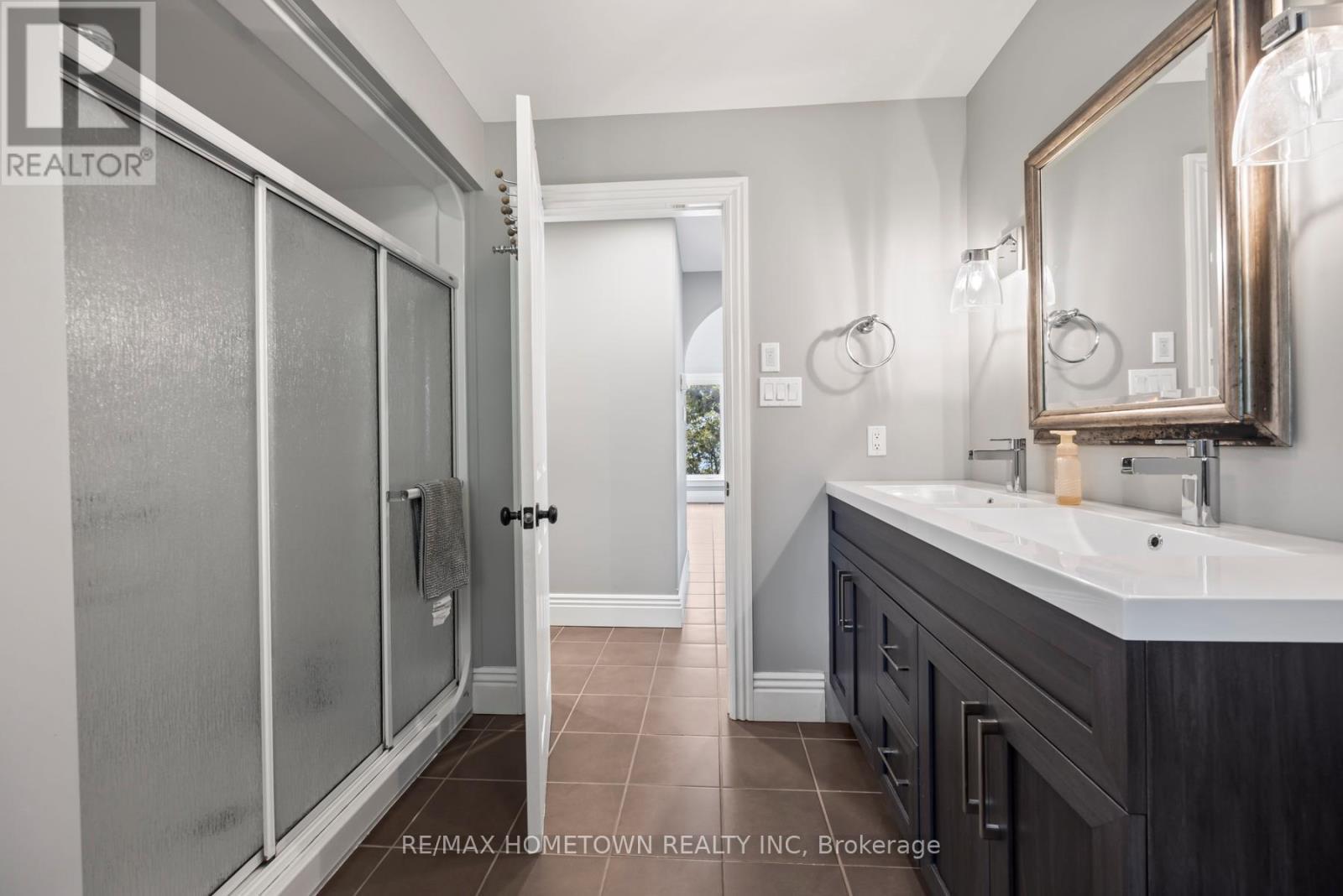 41 Riverview Drive, Leeds And The Thousand Islands, ON - Indoor Photo Showing Bathroom
