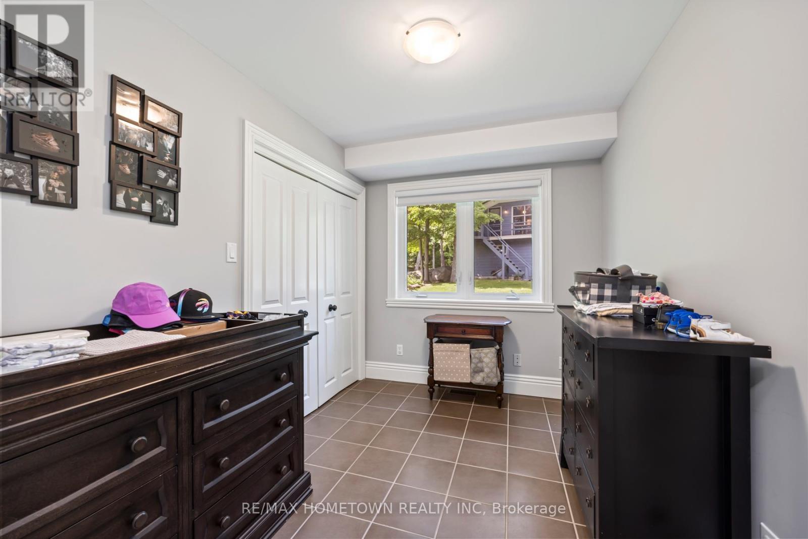 41 Riverview Drive, Leeds And The Thousand Islands, ON - Indoor Photo Showing Other Room