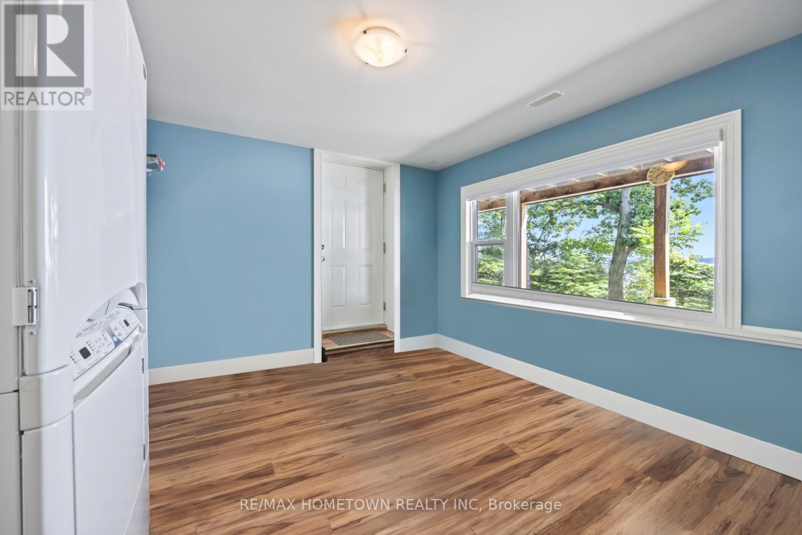 41 Riverview Drive, Leeds And The Thousand Islands, ON - Indoor Photo Showing Other Room