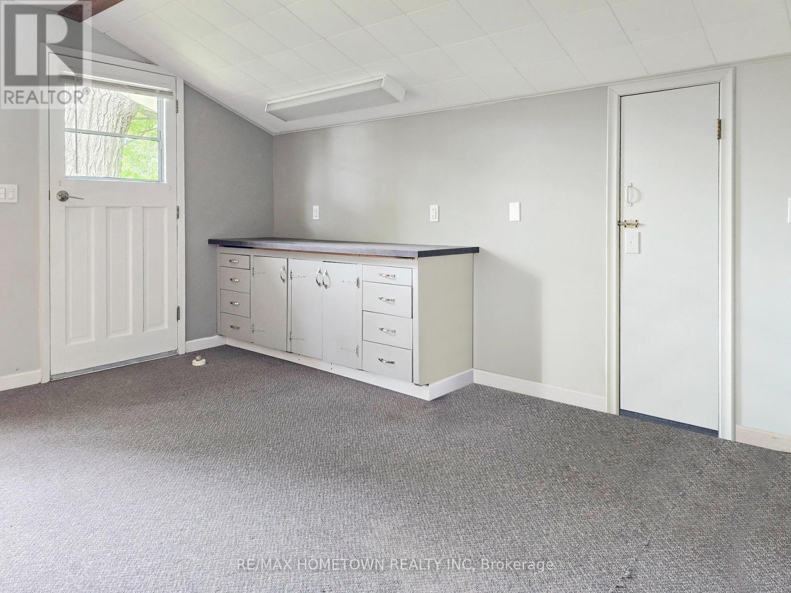 41 Riverview Drive, Leeds And The Thousand Islands, ON - Indoor Photo Showing Other Room