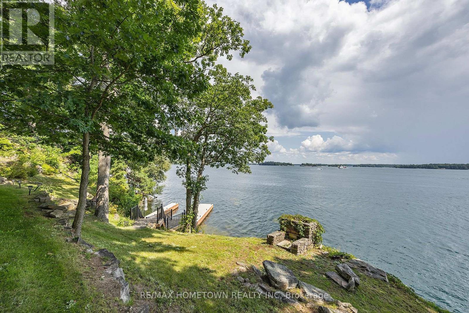 41 Riverview Drive, Leeds And The Thousand Islands, ON - Outdoor With Body Of Water With View