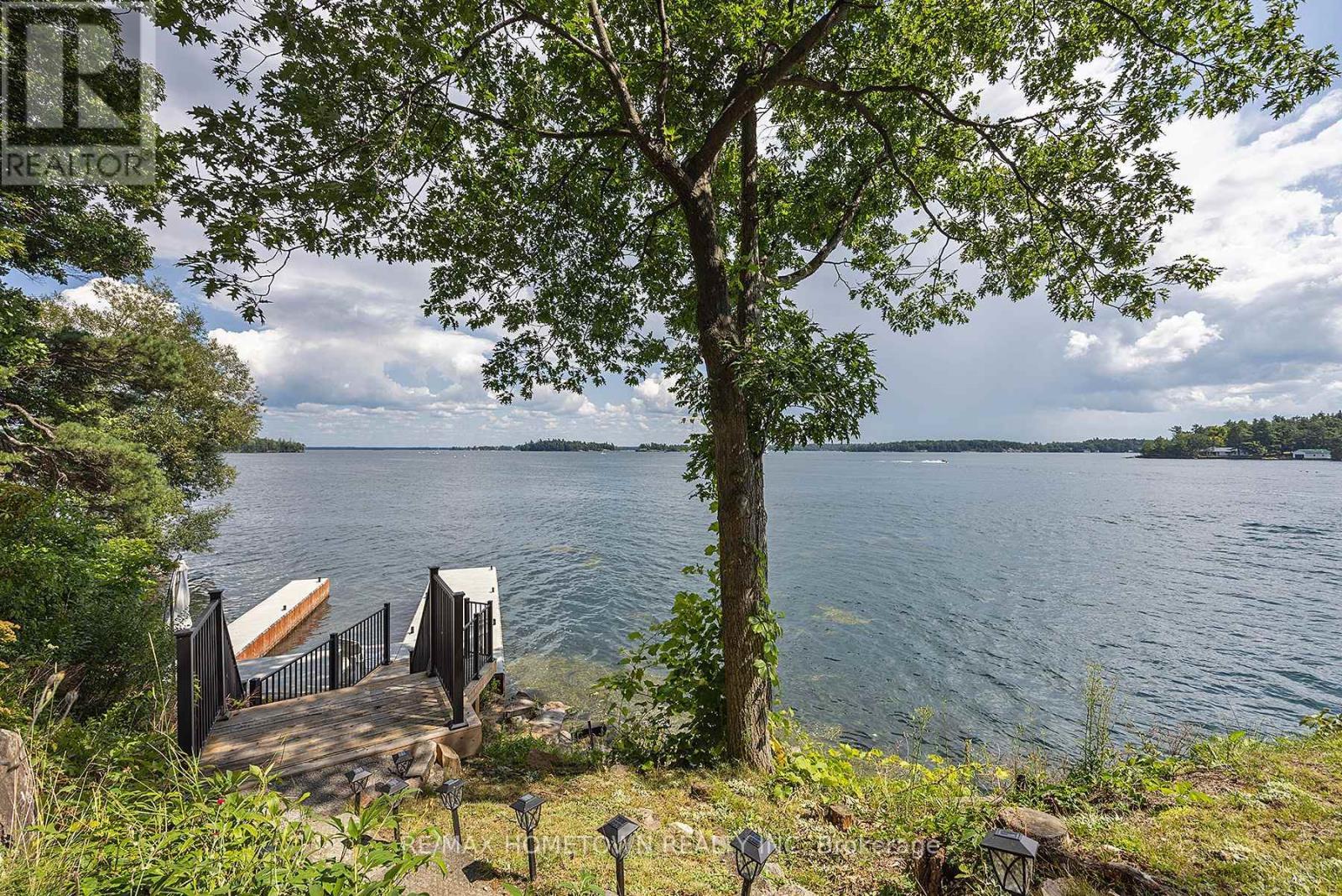 41 Riverview Drive, Leeds And The Thousand Islands, ON - Outdoor With Body Of Water With View