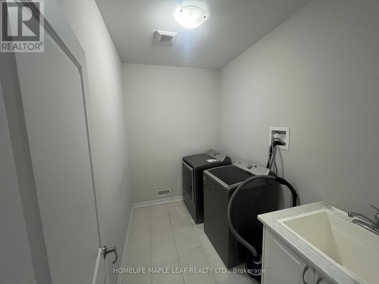 Room 3 - 25 Hawtrey Road, Brampton, ON - Indoor Photo Showing Laundry Room