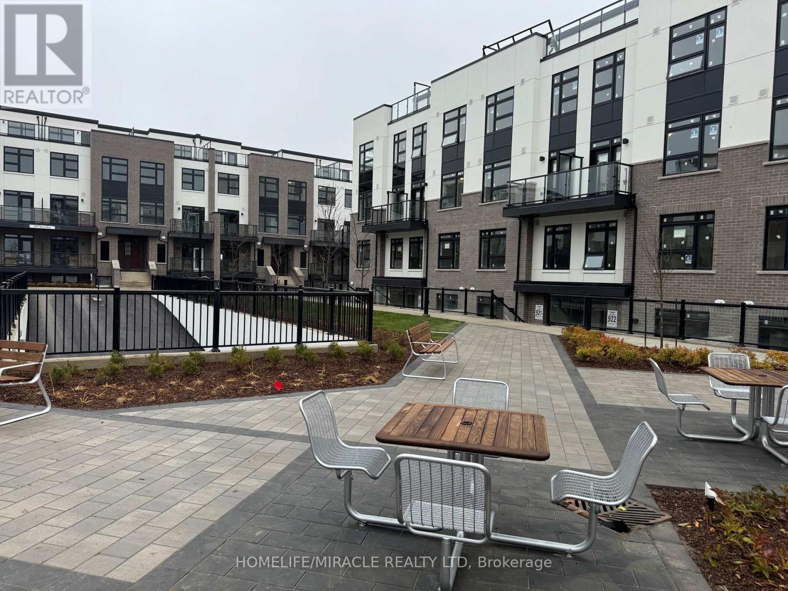 416 - 1577 Rose Way, Milton, ON - Outdoor With Facade