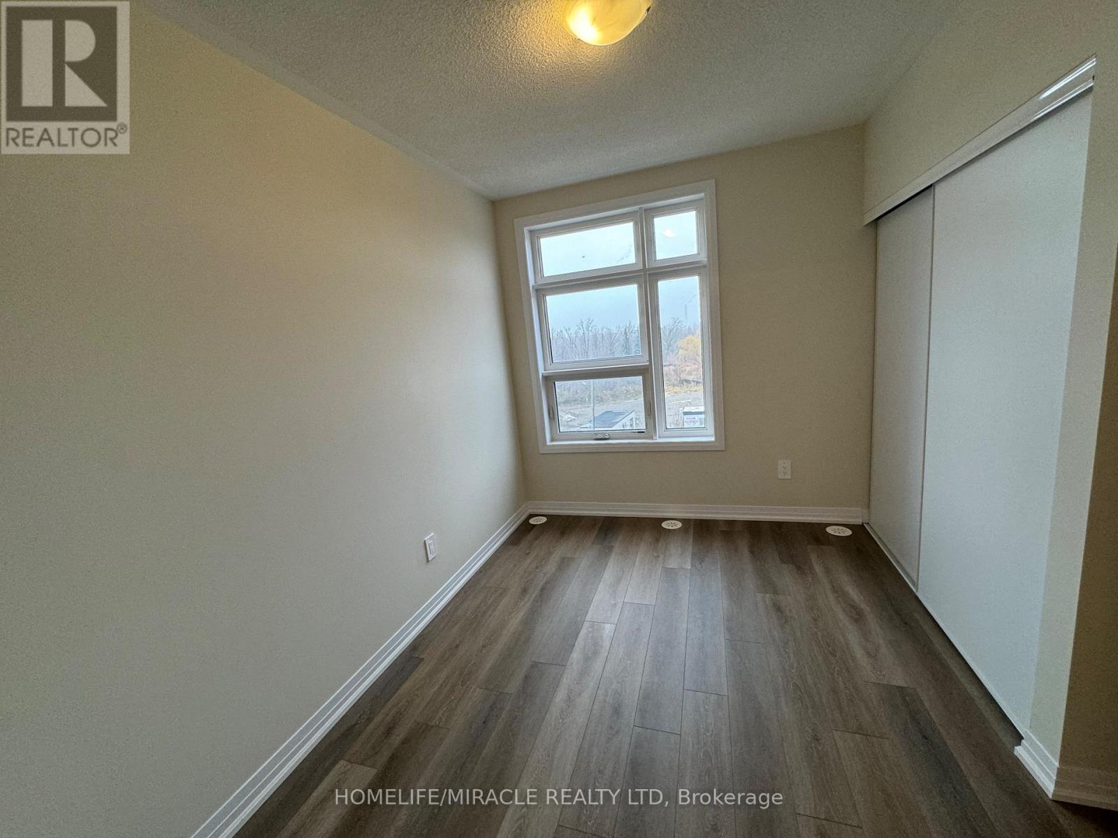 416 - 1577 Rose Way, Milton, ON - Indoor Photo Showing Other Room