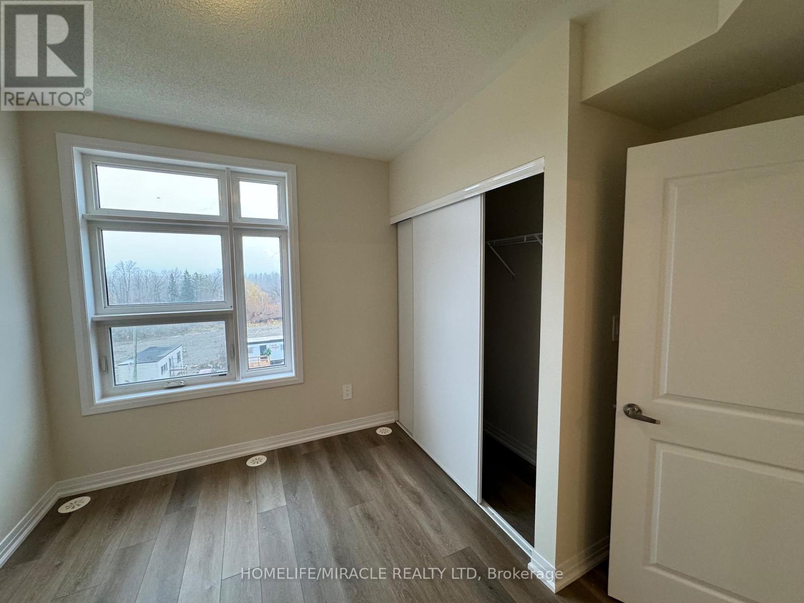 416 - 1577 Rose Way, Milton, ON - Indoor Photo Showing Other Room