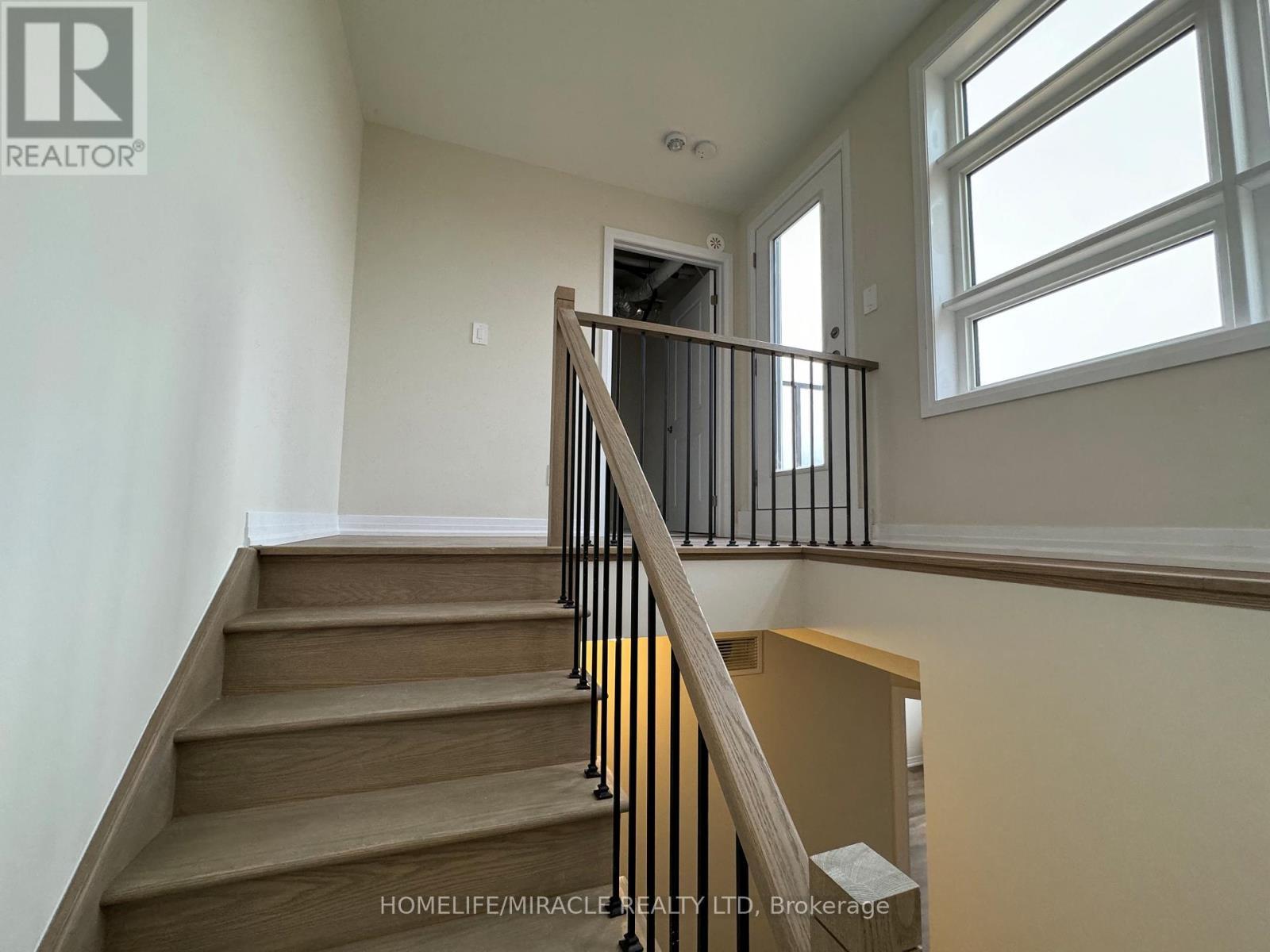 416 - 1577 Rose Way, Milton, ON - Indoor Photo Showing Other Room