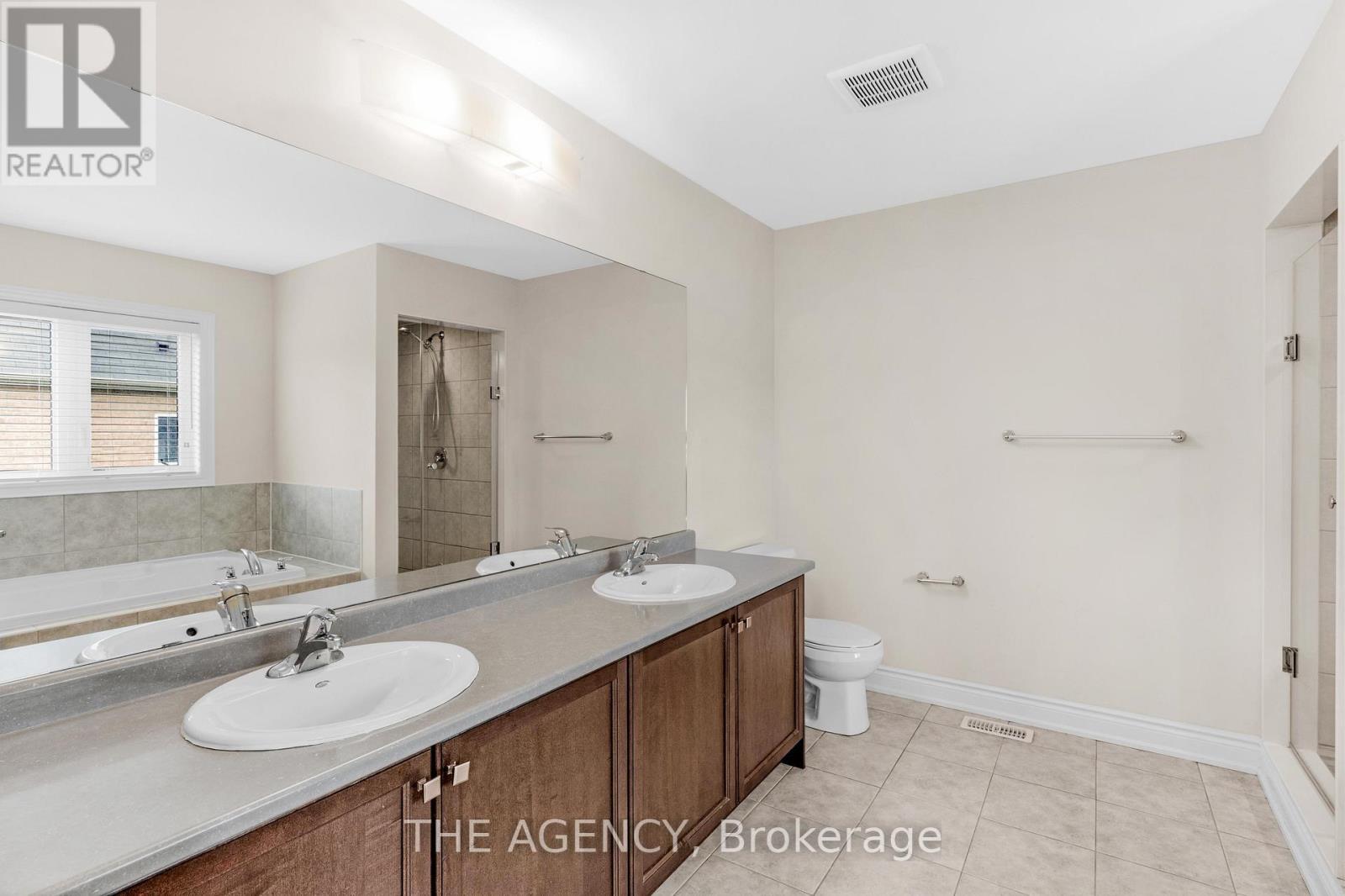 223 Thompson Road, Haldimand, ON - Indoor Photo Showing Bathroom