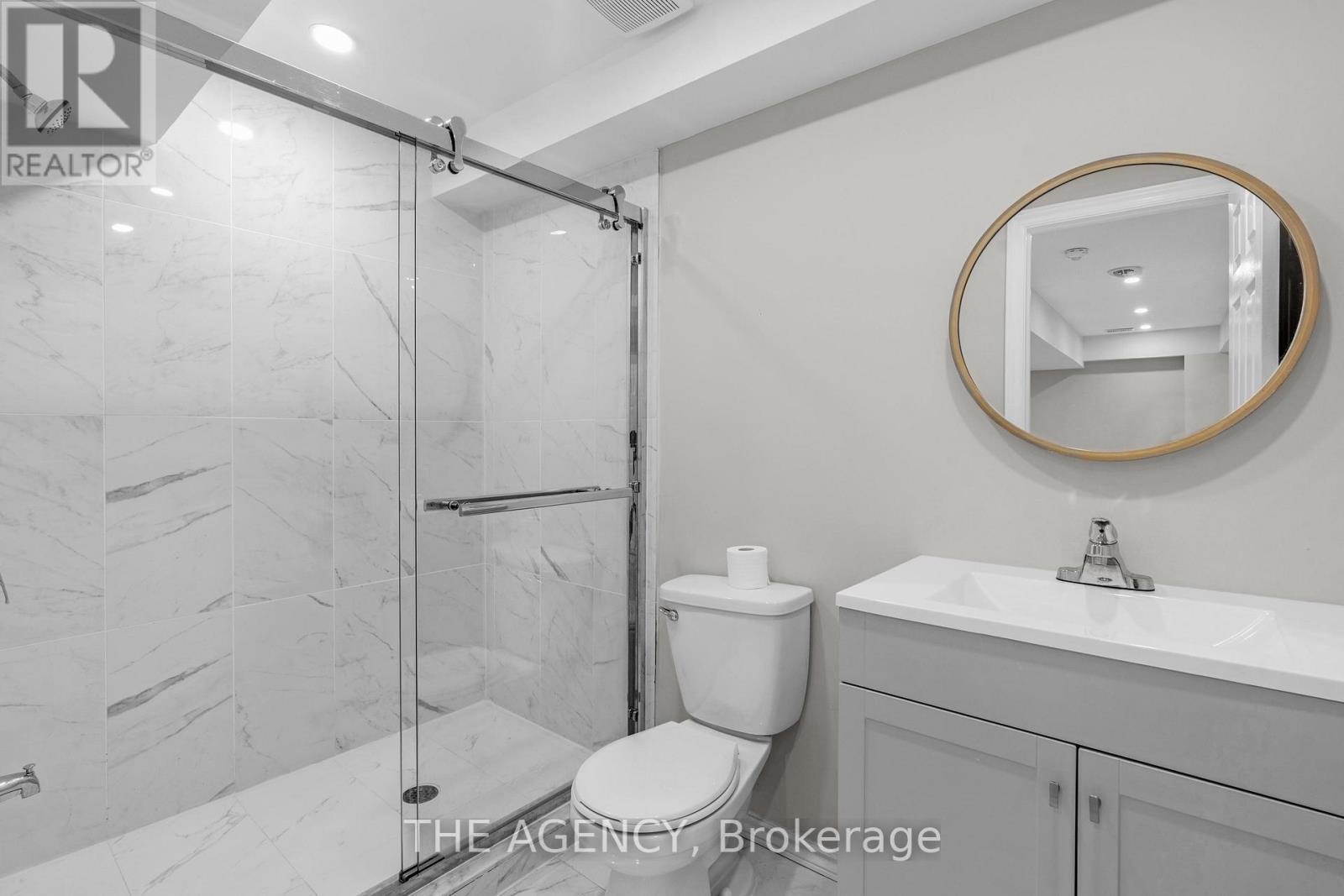 223 Thompson Road, Haldimand, ON - Indoor Photo Showing Bathroom