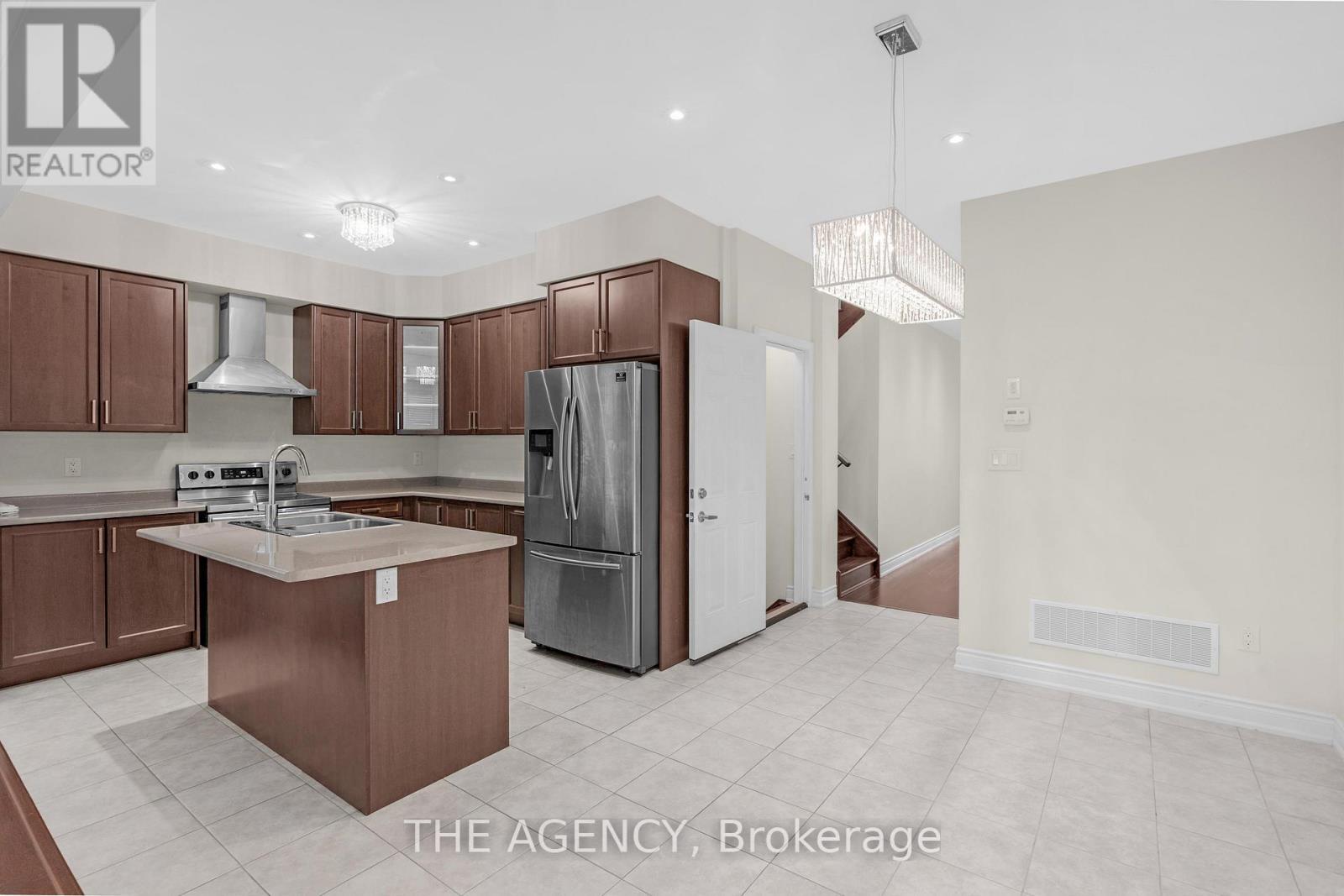 223 Thompson Road, Haldimand, ON - Indoor Photo Showing Kitchen With Double Sink