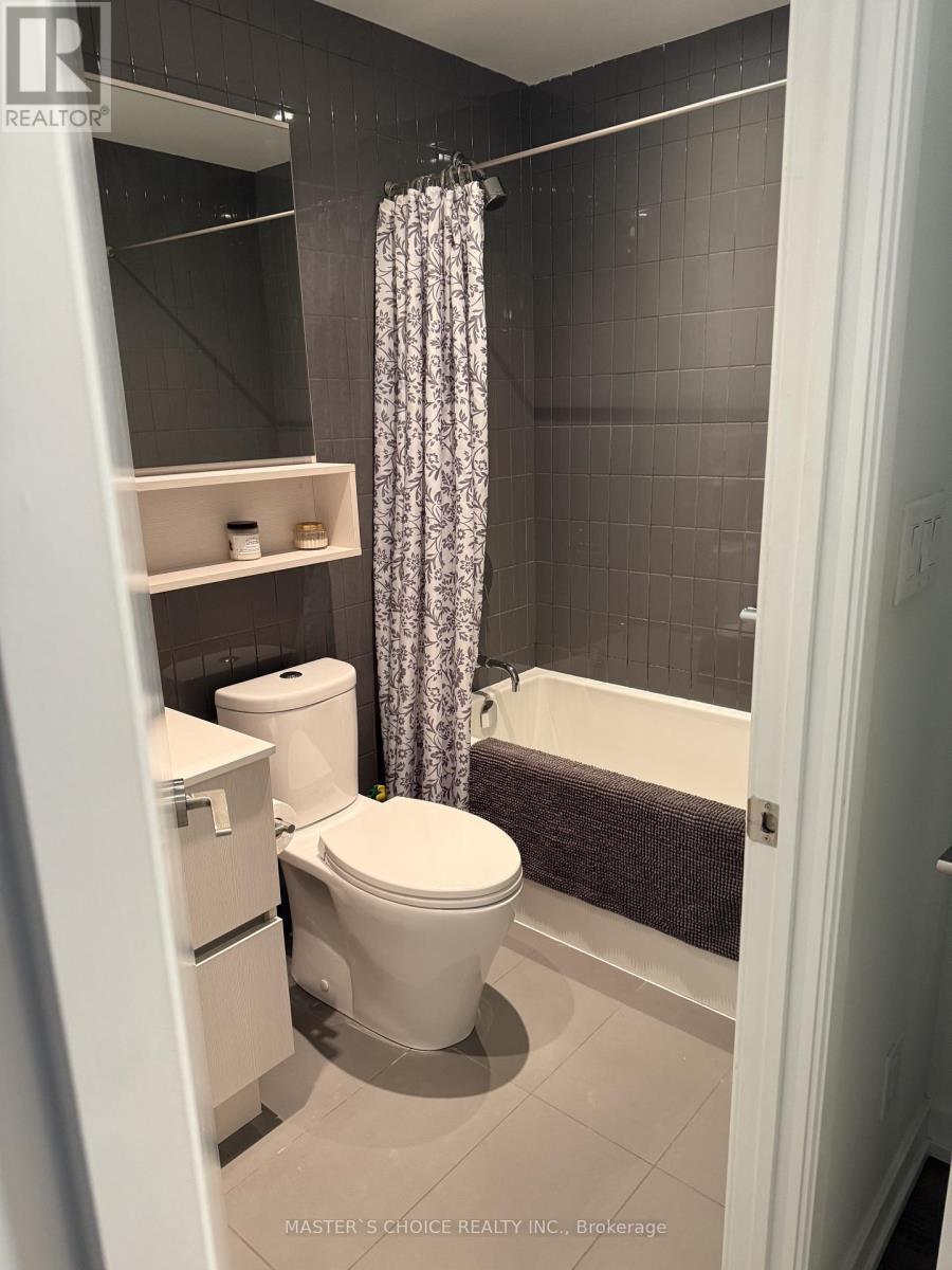 512 - 377 Madison Avenue, Toronto, ON - Indoor Photo Showing Bathroom