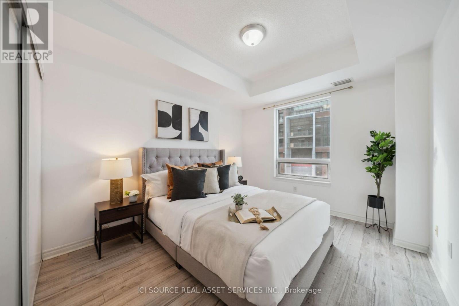 321 - 385 Prince Of Wales Drive, Mississauga, ON - Indoor Photo Showing Bedroom