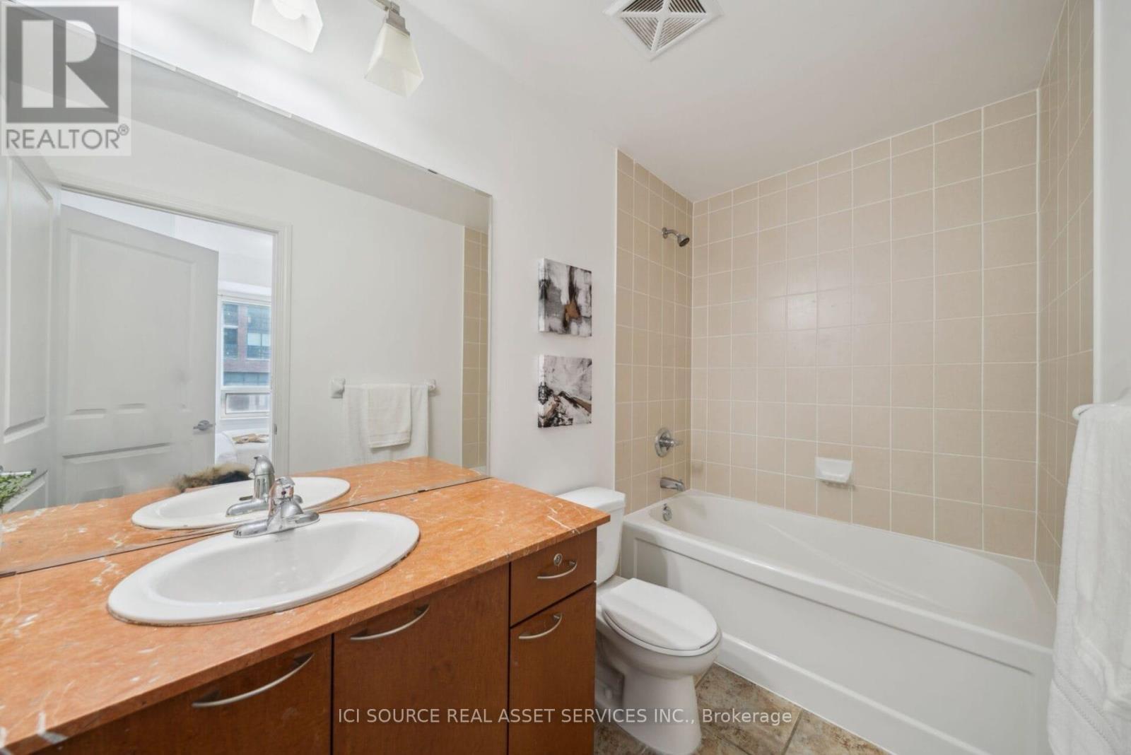 321 - 385 Prince Of Wales Drive, Mississauga, ON - Indoor Photo Showing Bathroom