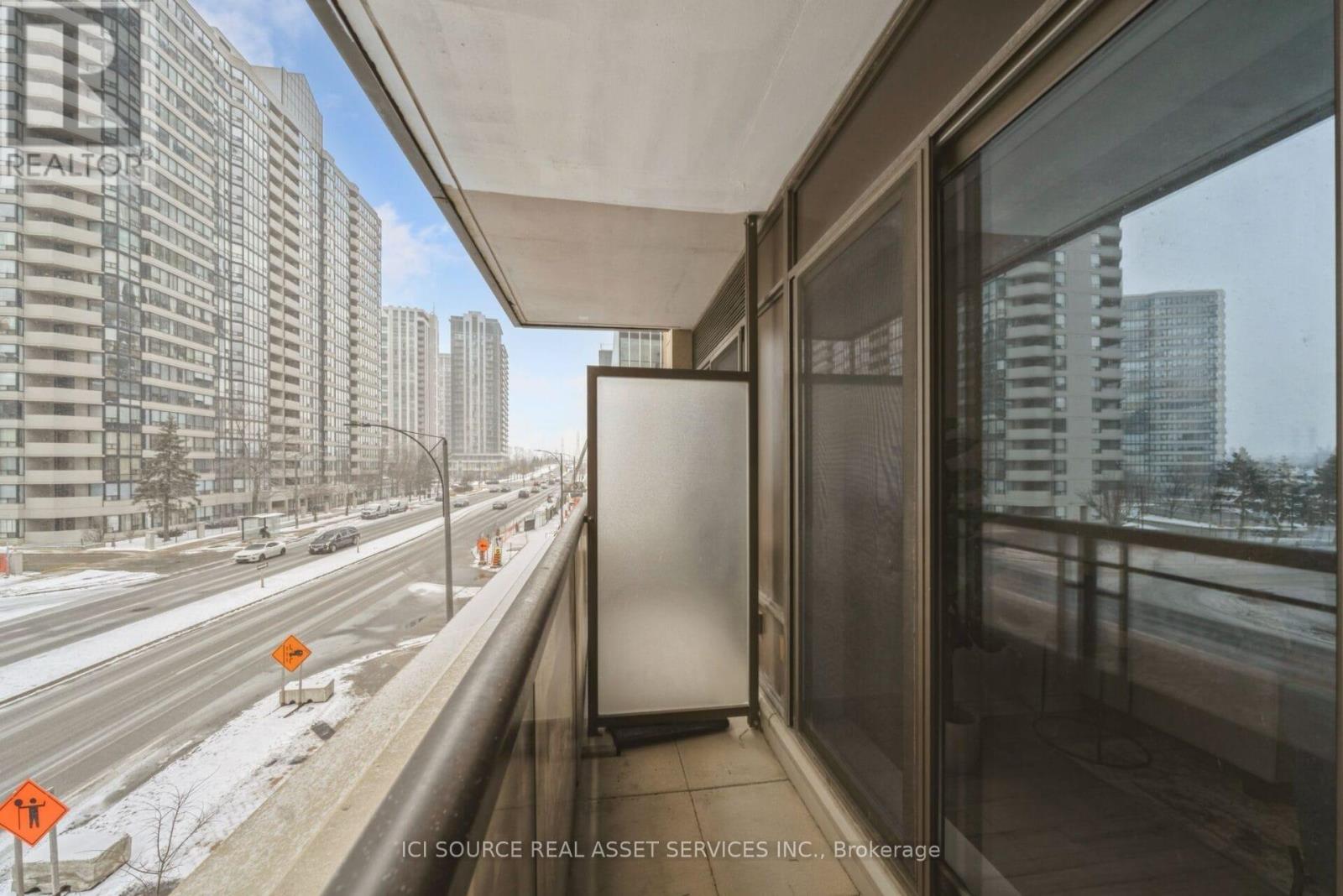 321 - 385 Prince Of Wales Drive, Mississauga, ON - Outdoor With Balcony