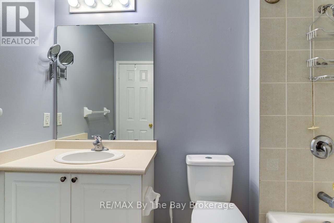 7 Royalton Lane, Collingwood, ON - Indoor Photo Showing Bathroom