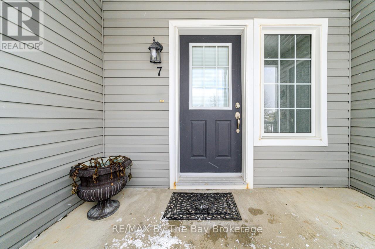 7 Royalton Lane, Collingwood, ON - Outdoor With Exterior