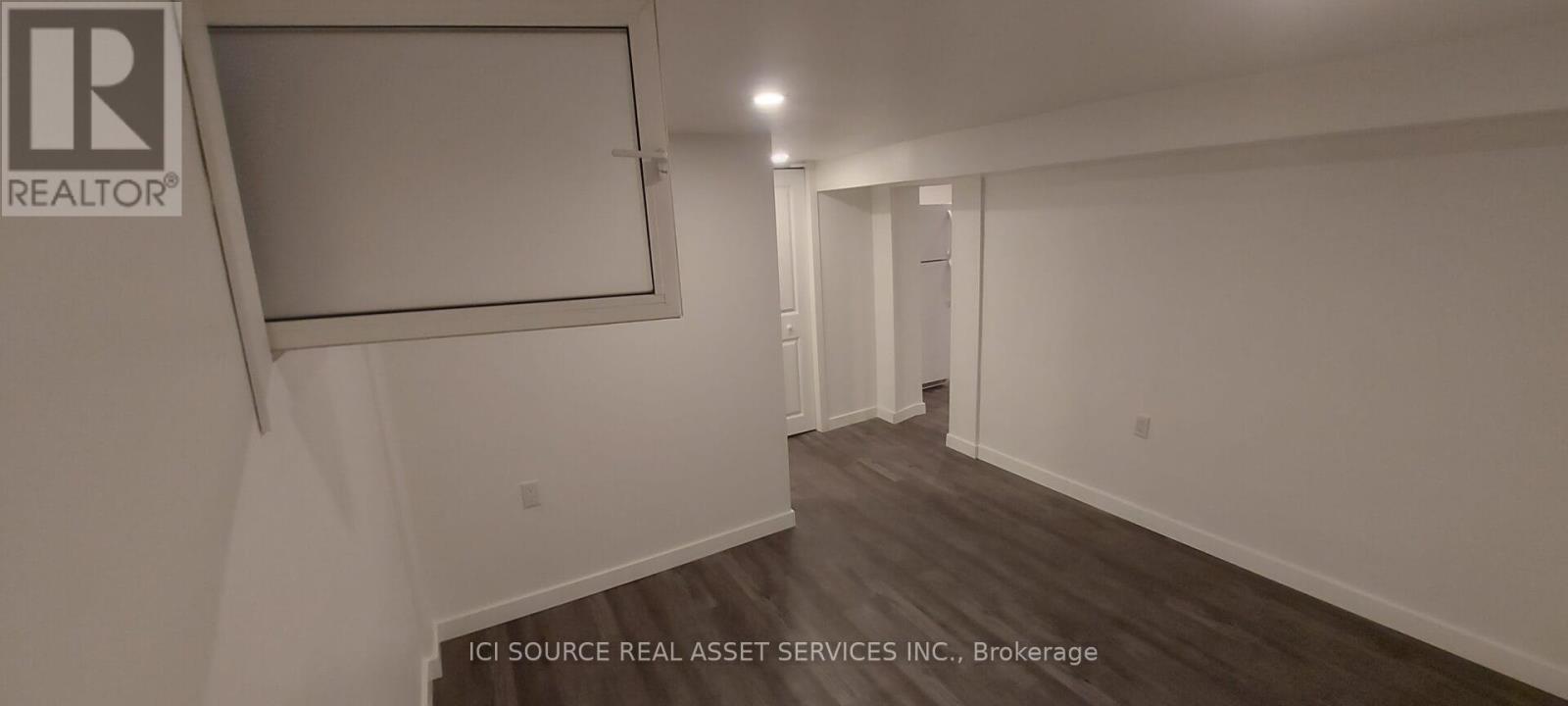 Lower 1 - 74 Burnaby Boulevard, Toronto, ON - Indoor Photo Showing Other Room