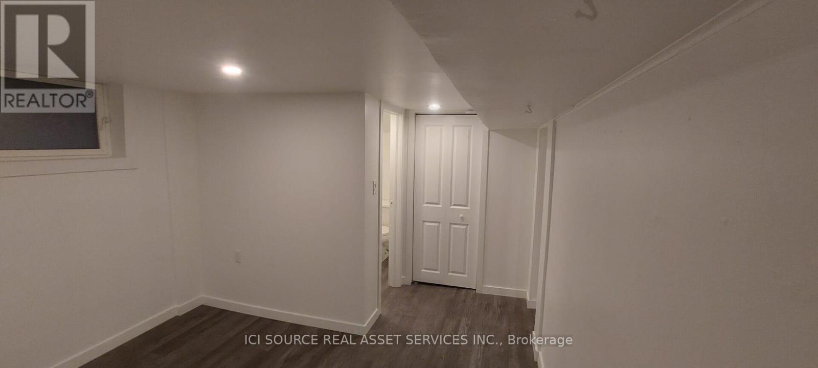 Lower 1 - 74 Burnaby Boulevard, Toronto, ON - Indoor Photo Showing Other Room