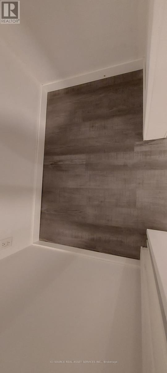 Lower 1 - 74 Burnaby Boulevard, Toronto, ON - Indoor Photo Showing Other Room