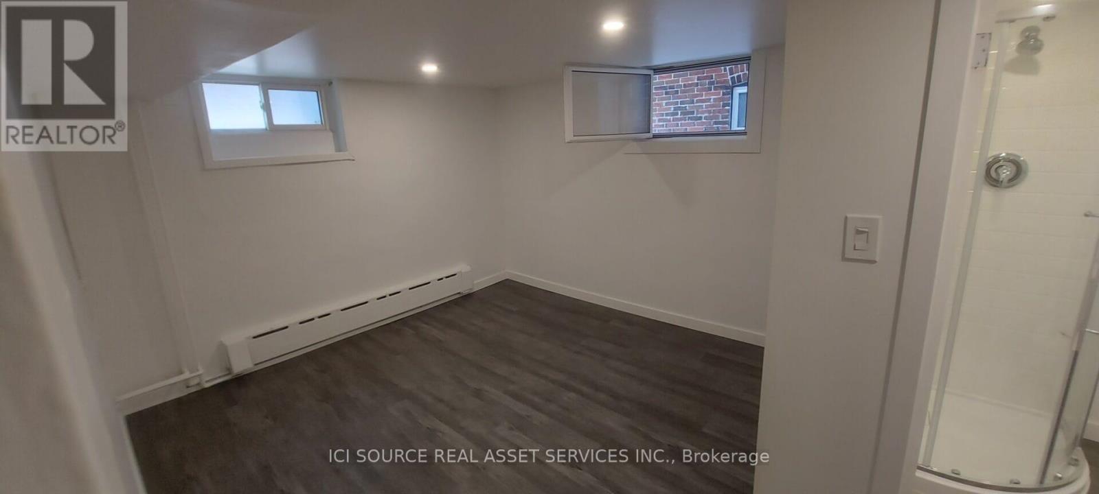 Lower 1 - 74 Burnaby Boulevard, Toronto, ON - Indoor Photo Showing Other Room