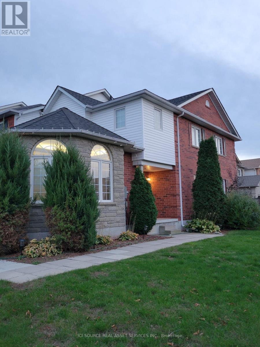 88 Wade Square, Clarington, ON - Outdoor