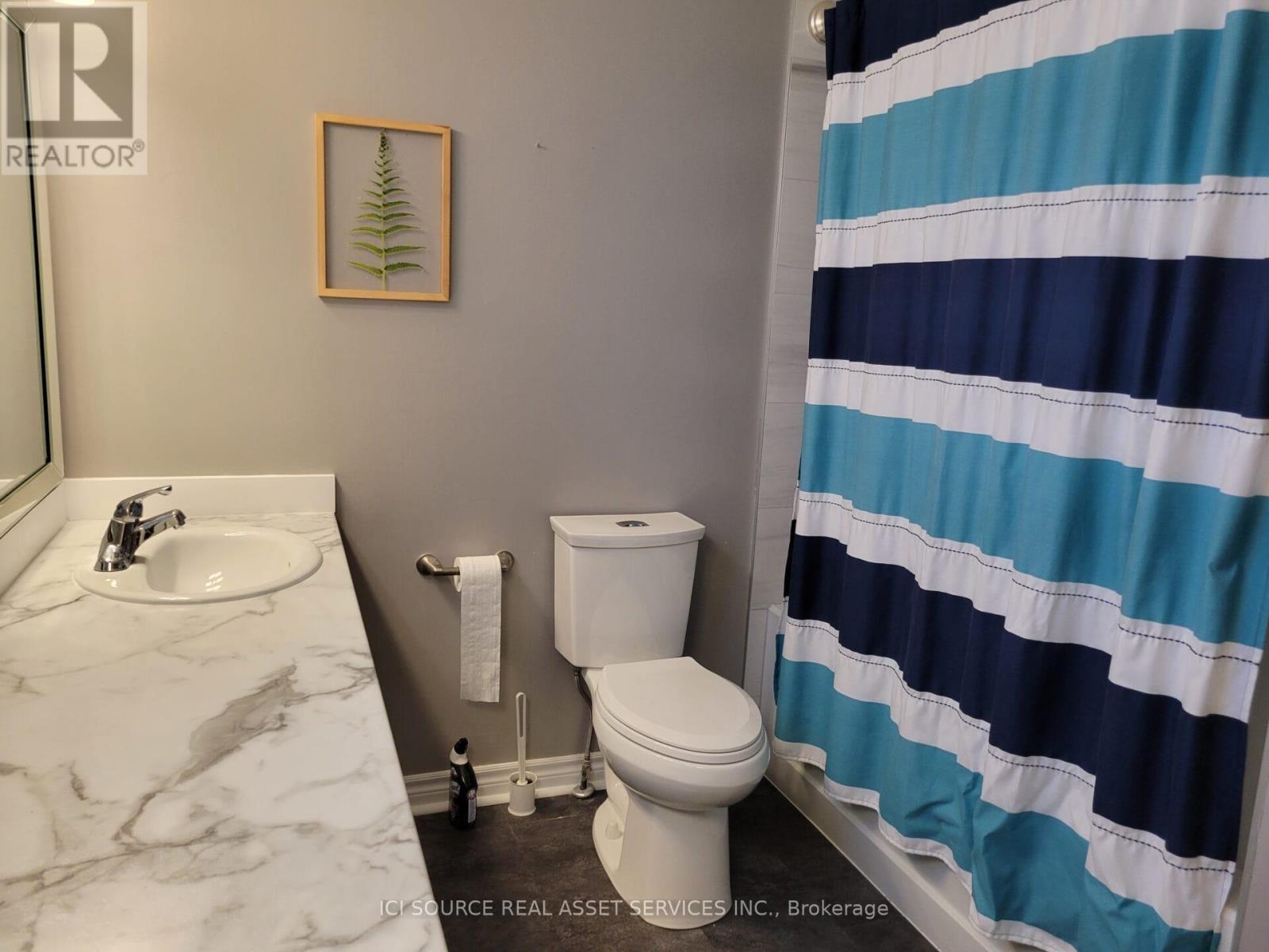 88 Wade Square, Clarington, ON - Indoor Photo Showing Bathroom