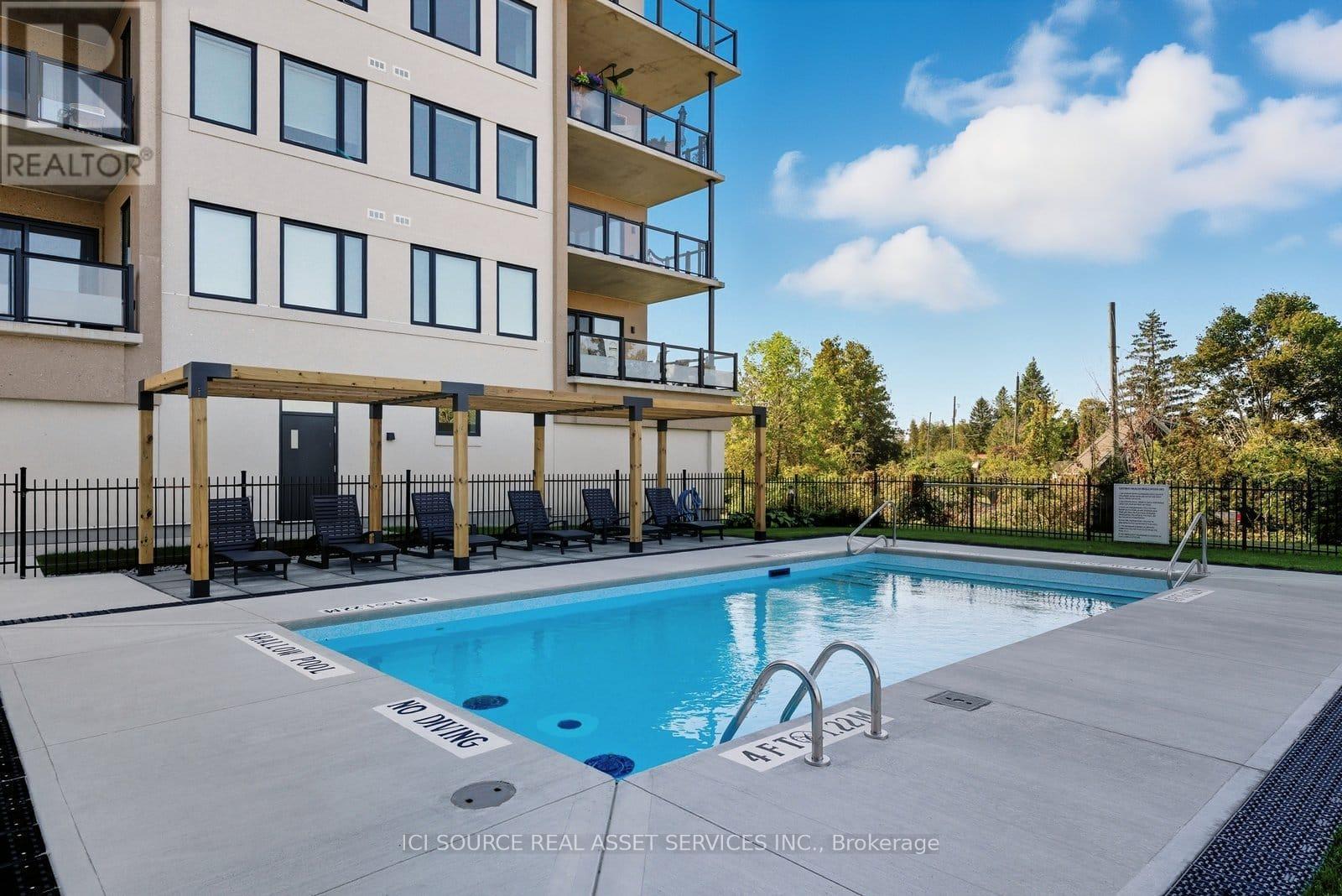 Ph2 - 19B West Street N, Kawartha Lakes, ON - Outdoor With In Ground Pool