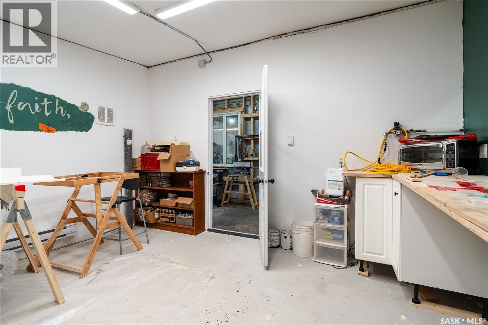 503 Railway Avenue, Glenavon, SK