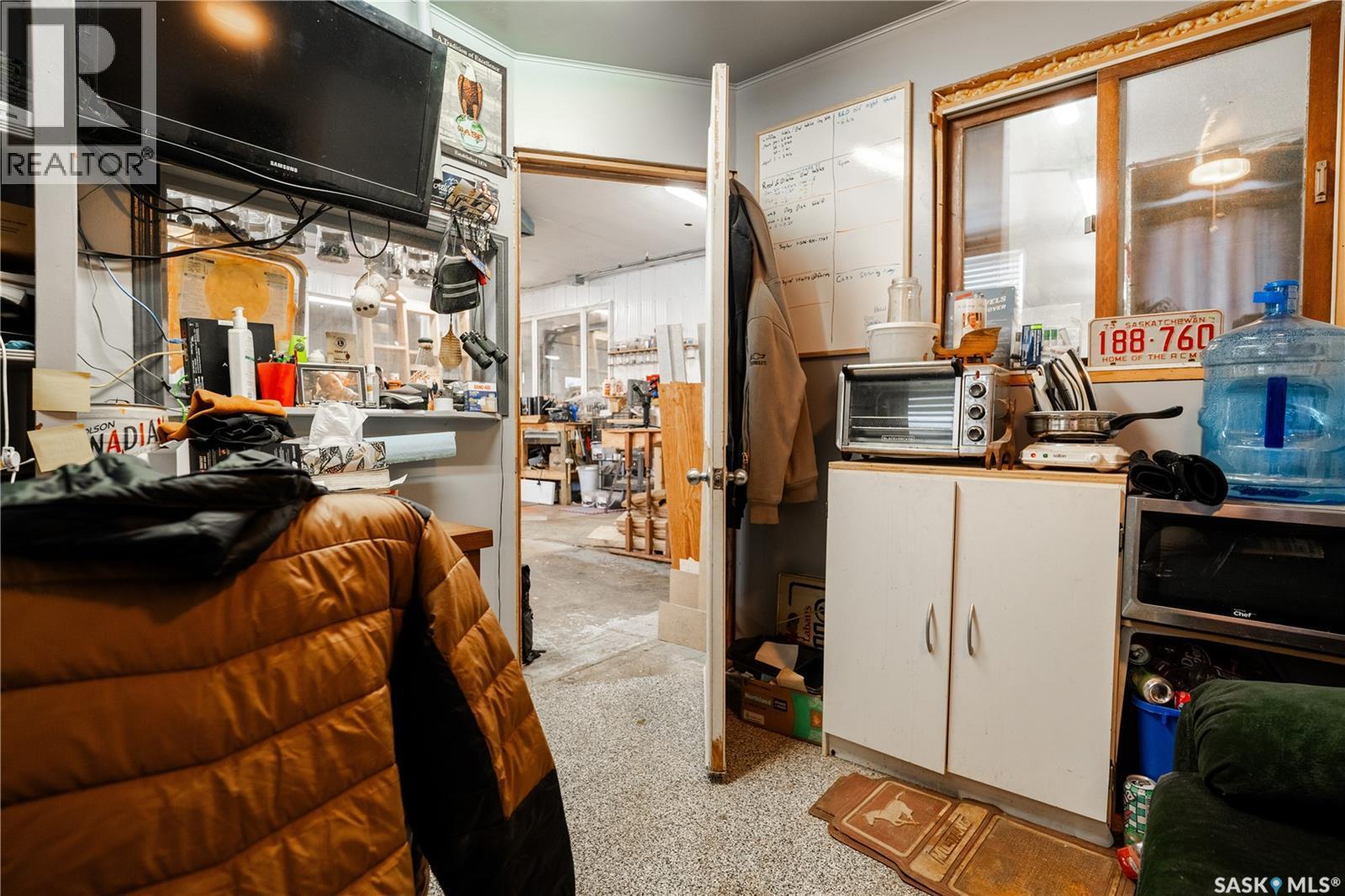 503 Railway Avenue, Glenavon, SK