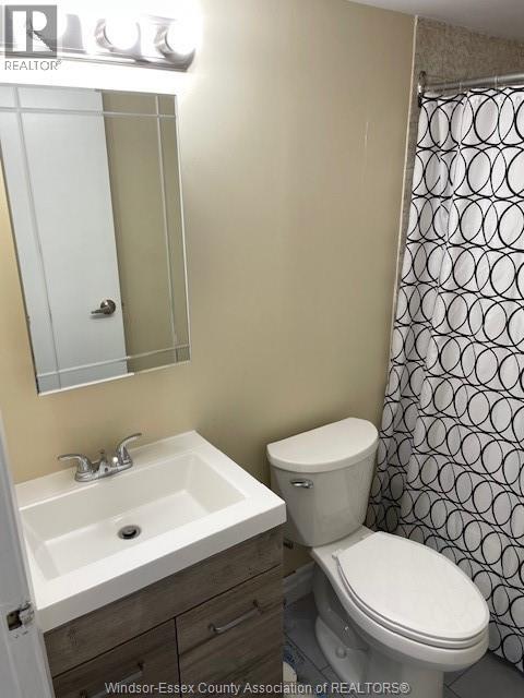 150 Park Street West Unit# 1209, Windsor, ON - Indoor Photo Showing Bathroom
