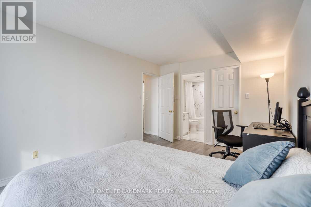 1503 - 260 Doris Avenue, Toronto, ON - Indoor Photo Showing Bedroom