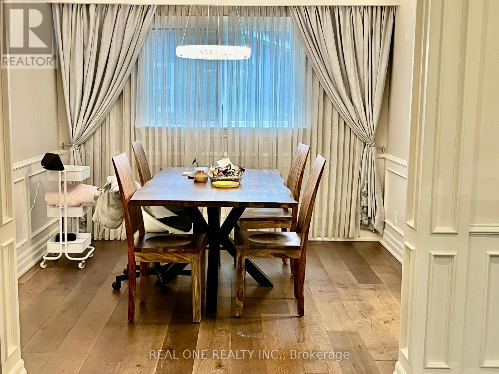 271 Lawson Street, Oakville, ON - Indoor Photo Showing Dining Room