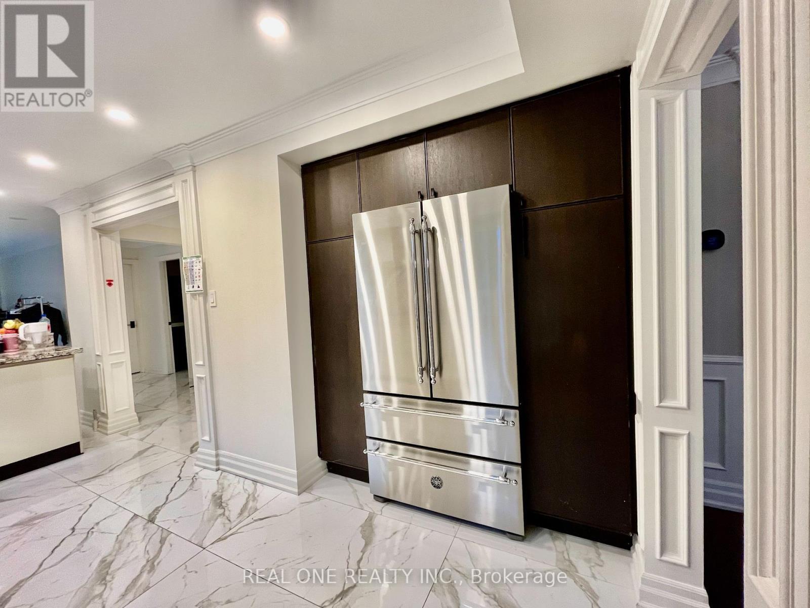 271 Lawson Street, Oakville, ON - Indoor