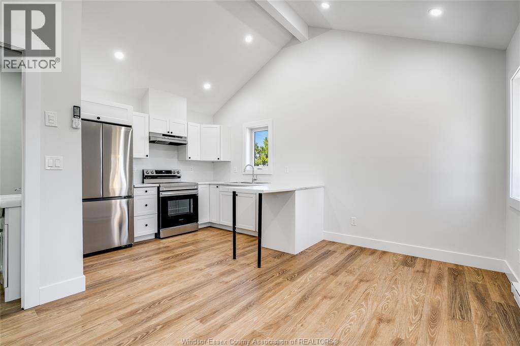 21 Pearl Street West Unit# 4, Kingsville, ON - Indoor Photo Showing Kitchen