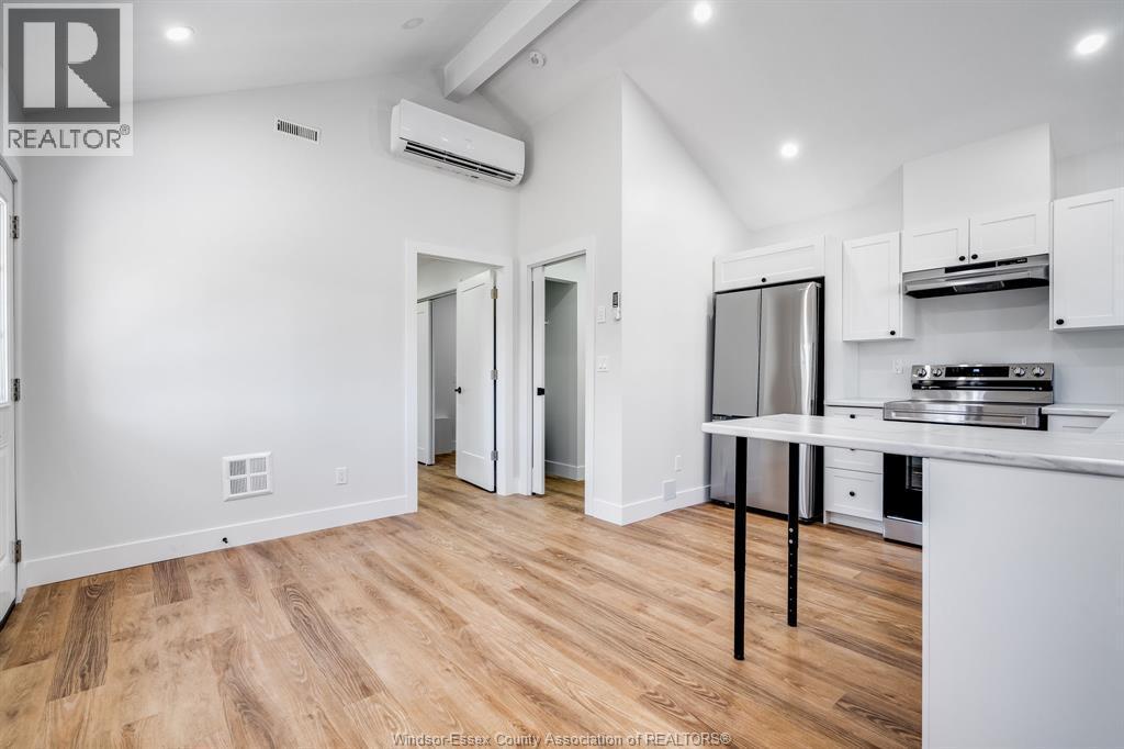 21 Pearl Street West Unit# 4, Kingsville, ON - Indoor Photo Showing Kitchen