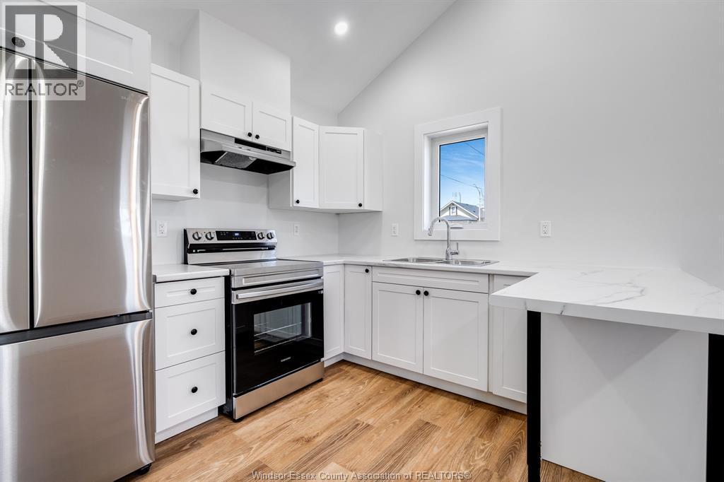 21 Pearl Street West Unit# 4, Kingsville, ON - Indoor Photo Showing Kitchen