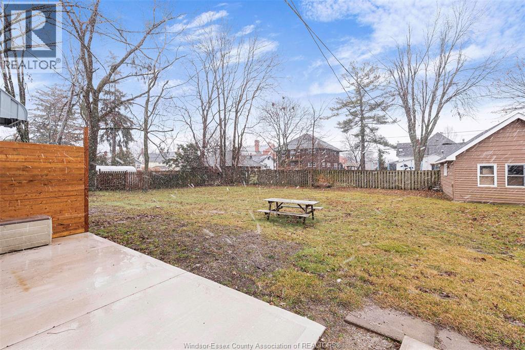 21 Pearl Street West Unit# 3, Kingsville, ON - Outdoor