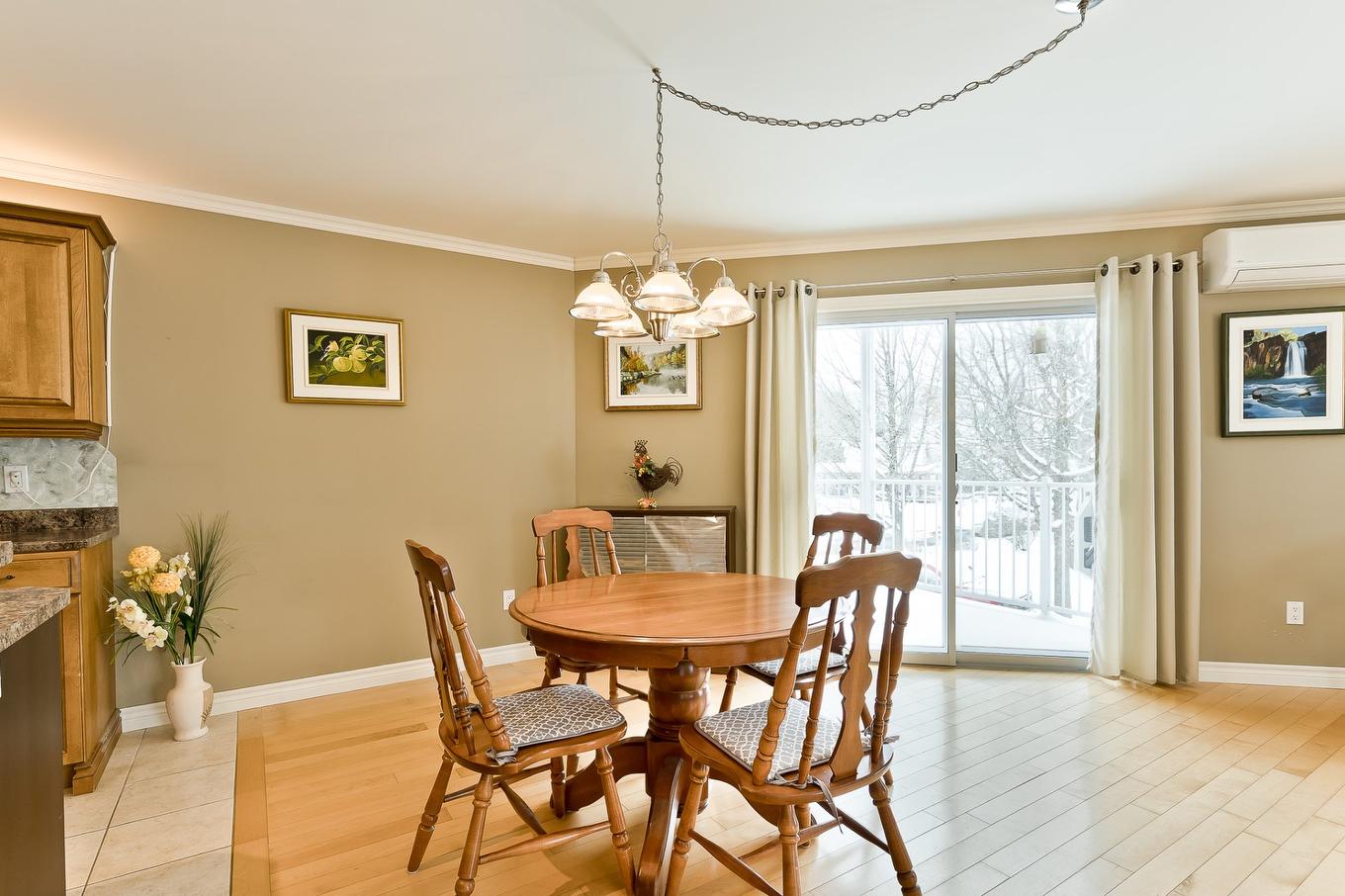 Salle à manger - 204-201 Rue De L'Union, Coaticook, QC - Indoor Photo Showing Dining Room