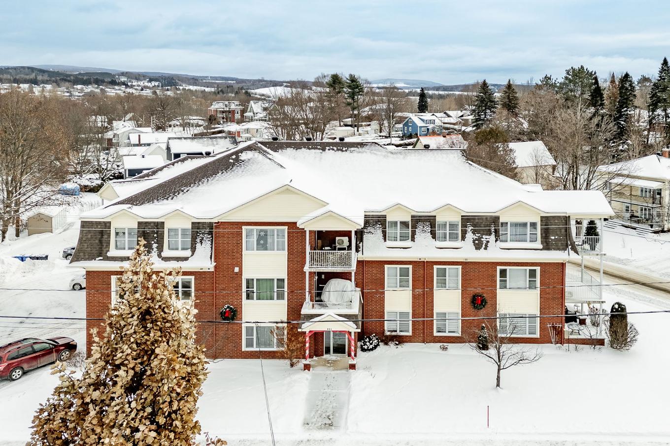 Façade - 204-201 Rue De L'Union, Coaticook, QC - Outdoor With Facade