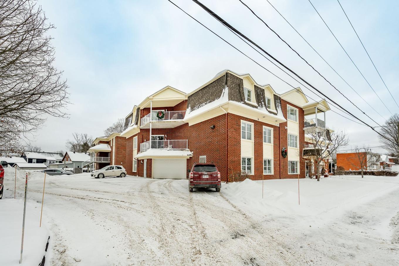 Façade - 204-201 Rue De L'Union, Coaticook, QC - Outdoor
