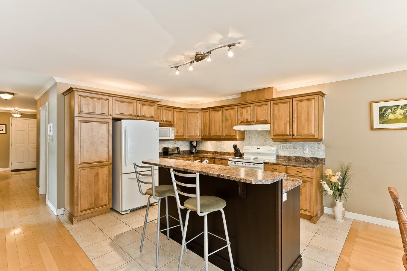 Cuisine - 204-201 Rue De L'Union, Coaticook, QC - Indoor Photo Showing Kitchen