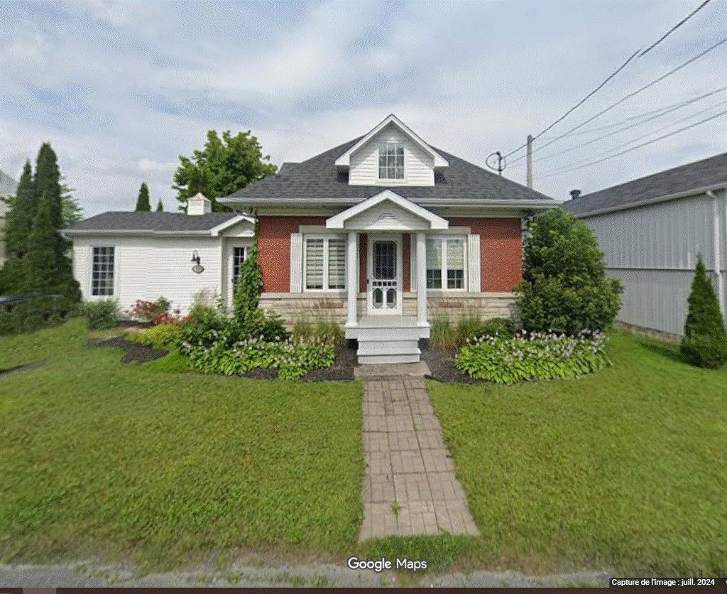 Frontage - 512 13E Avenue, La Guadeloupe, QC - Outdoor With Facade