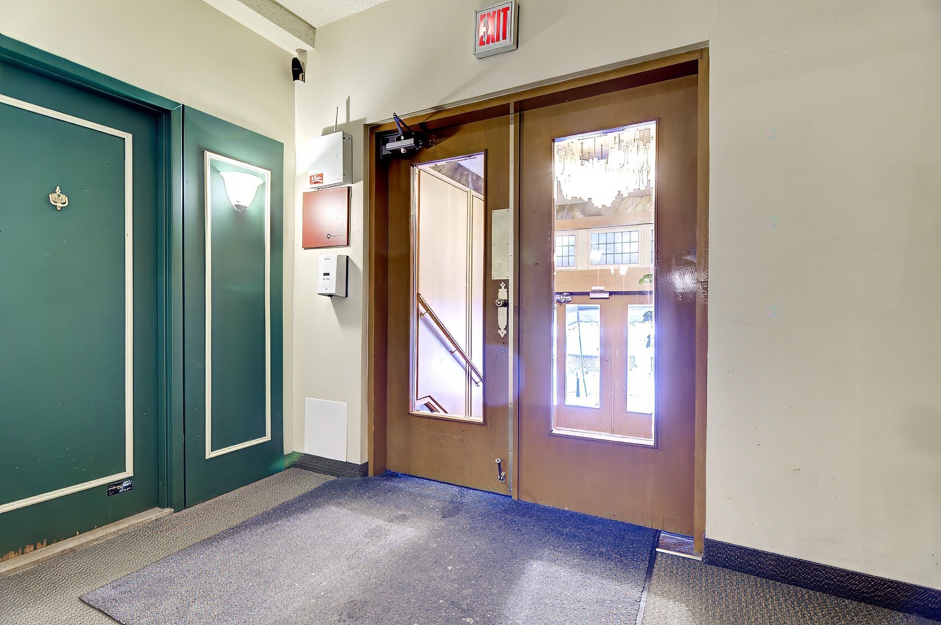 Entry - 303-2054 Rue Sherbrooke O., Montréal (Ville-Marie), QC - Indoor Photo Showing Other Room