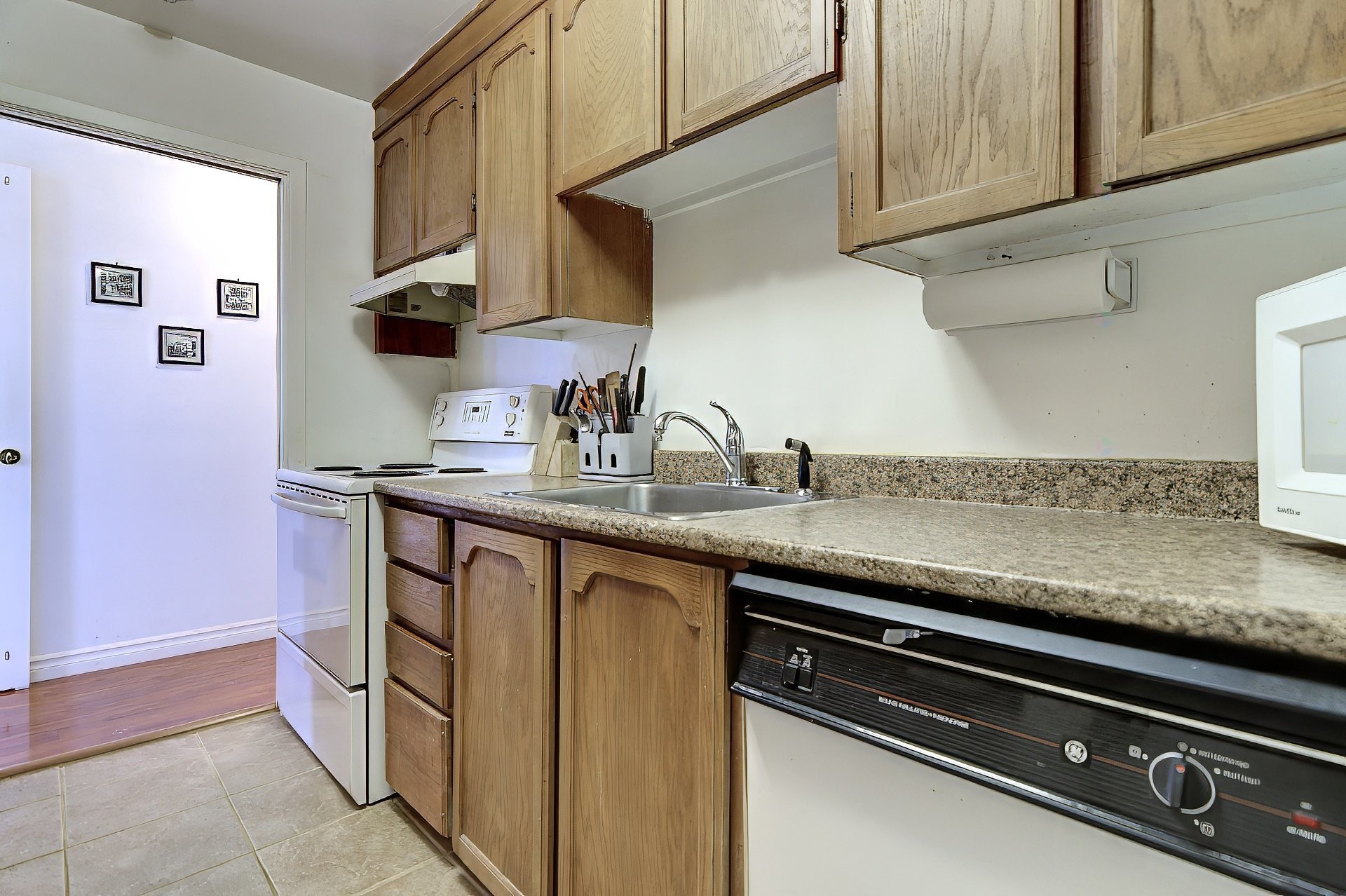 Kitchen - 303-2054 Rue Sherbrooke O., Montréal (Ville-Marie), QC - Indoor Photo Showing Kitchen
