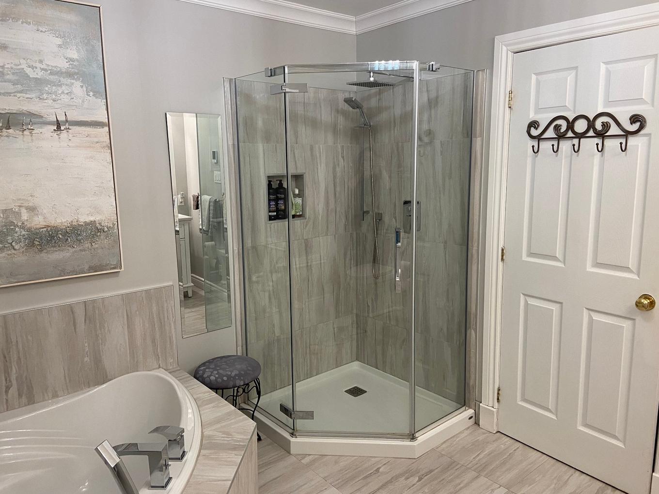 Bathroom - 10 146E Avenue, Notre-Dame-De-L'Île-Perrot, QC - Indoor Photo Showing Bathroom