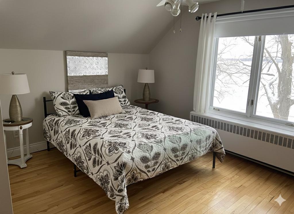 Chambre à coucher - 10 146E Avenue, Notre-Dame-De-L'Île-Perrot, QC - Indoor Photo Showing Bedroom