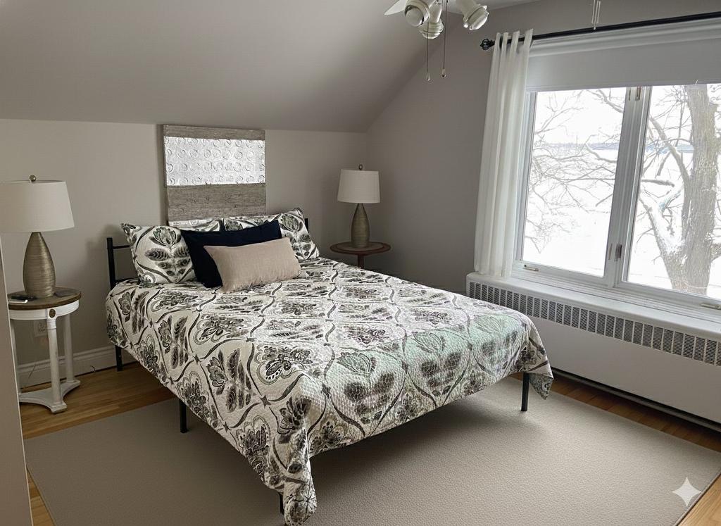 Chambre à coucher - 10 146E Avenue, Notre-Dame-De-L'Île-Perrot, QC - Indoor Photo Showing Bedroom