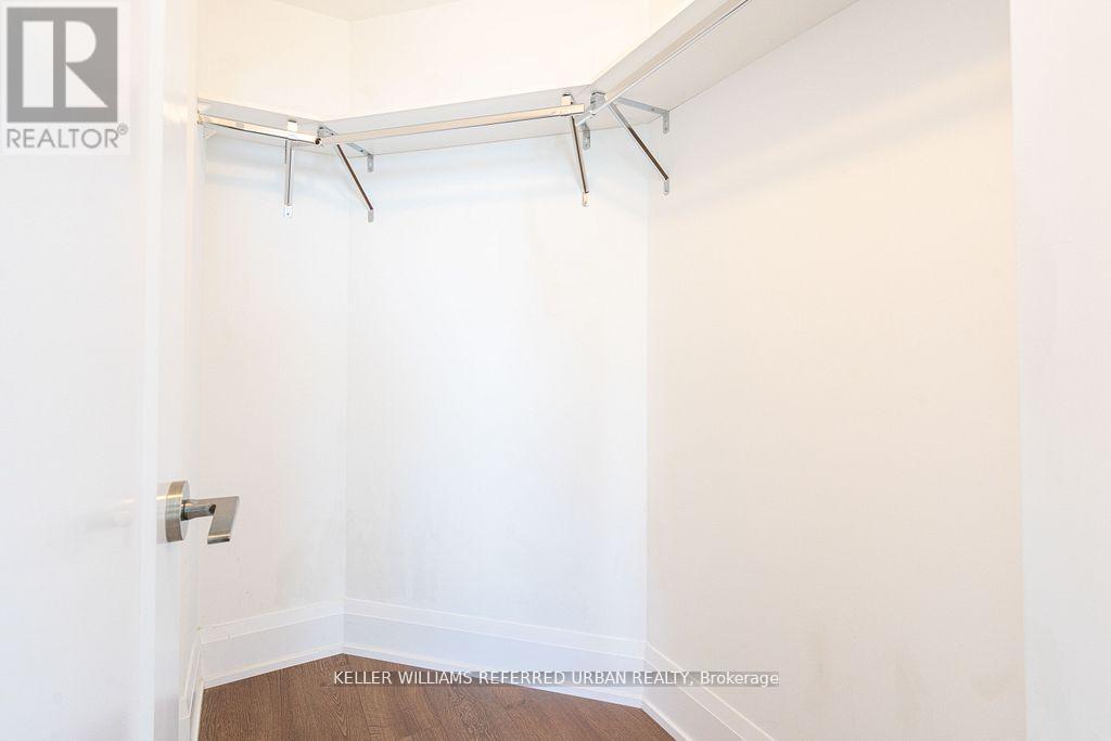 1802 - 101 Erskine Avenue, Toronto, ON - Indoor With Storage