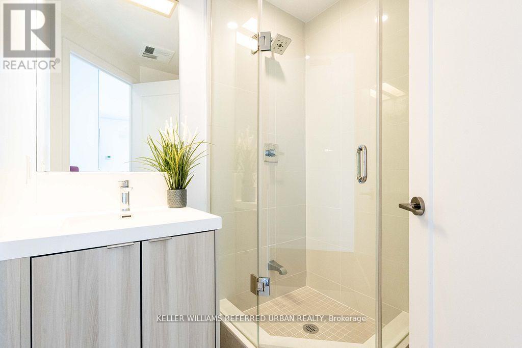 1802 - 101 Erskine Avenue, Toronto, ON - Indoor Photo Showing Bathroom