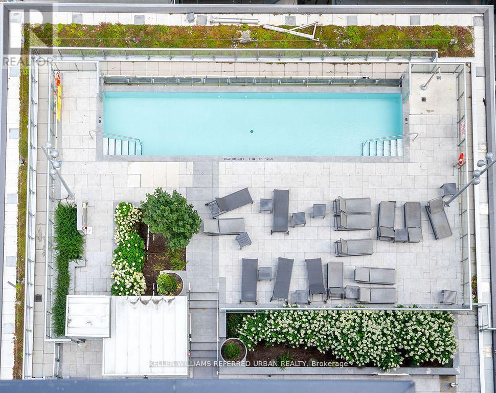 1802 - 101 Erskine Avenue, Toronto, ON - Outdoor